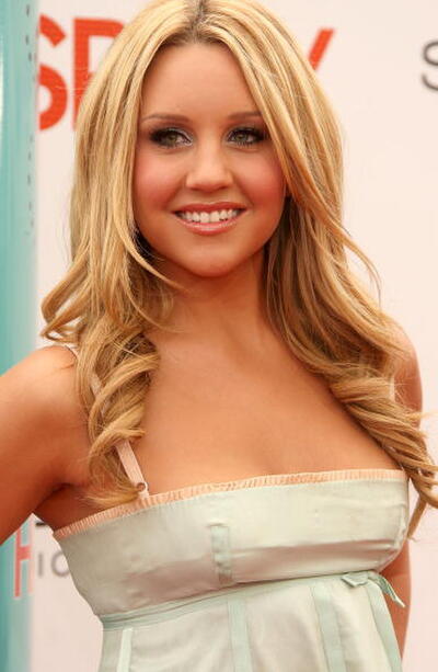 Amanda Bynes Pictures and Photos | Fandango