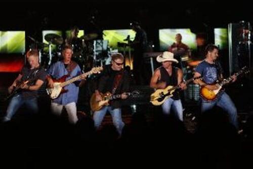 Kenny Chesney Summer In 3d Fandango