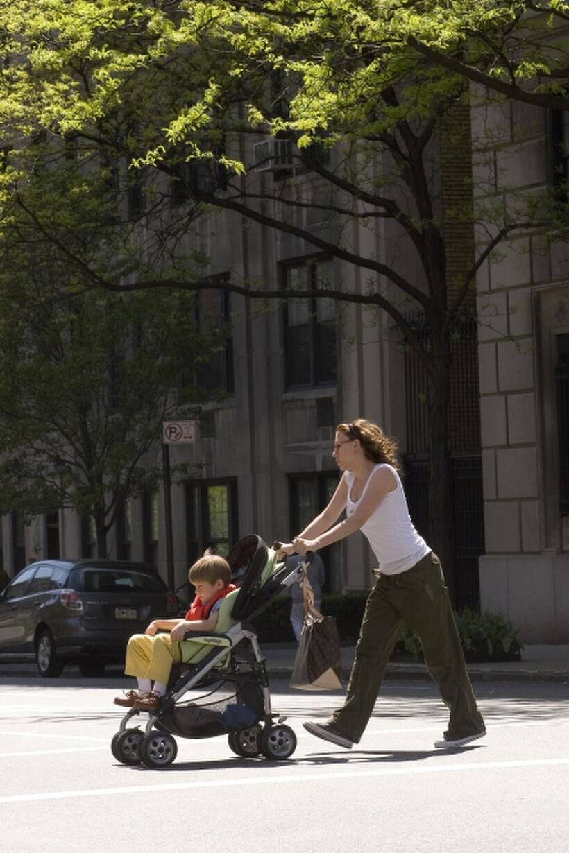 Nicholas Art and Scarlett Johansson in "The Nanny Diaries."