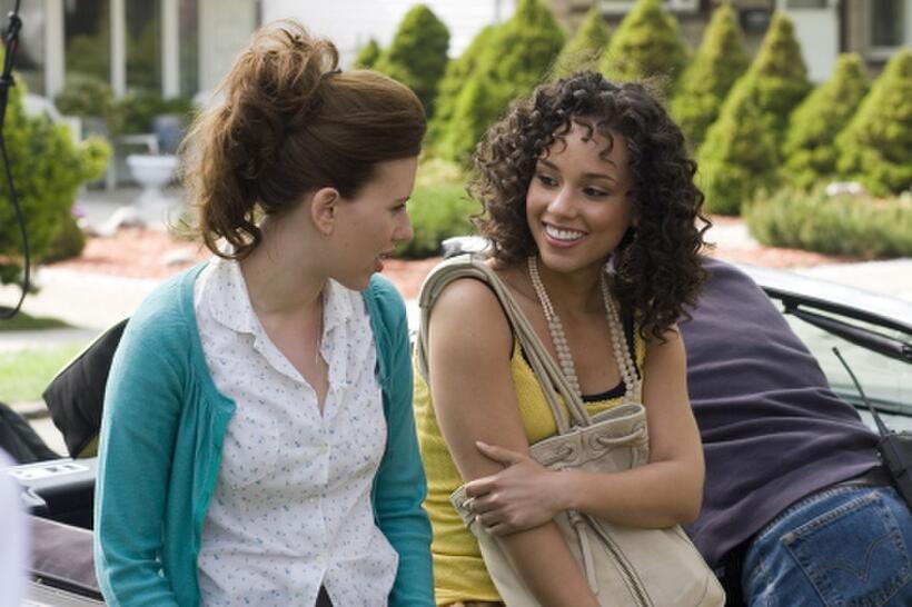 Scarlett Johansson and Alicia Keys in "The Nanny Diaries."
