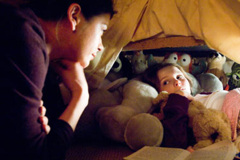 Catherine Zeta-Jones and Abigail Breslin in "No Reservations."