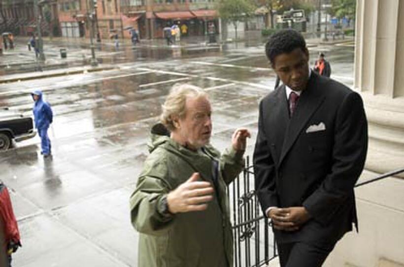 Denzel Washington on the set of "American Gangster."