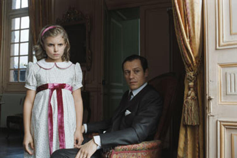 Anna (Nina Kerval) and her father Fernando (Stefano Acorsi) in "Blame it on Fidel!"