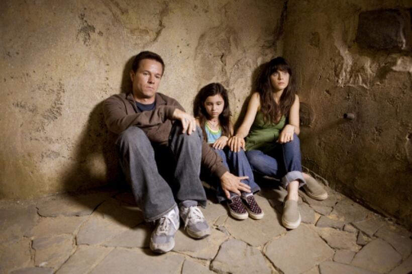 Mark Wahlberg as Elliot, Zooey Deschanel as Alma and Ashlyn Sanchez as Jess in "The Happening."