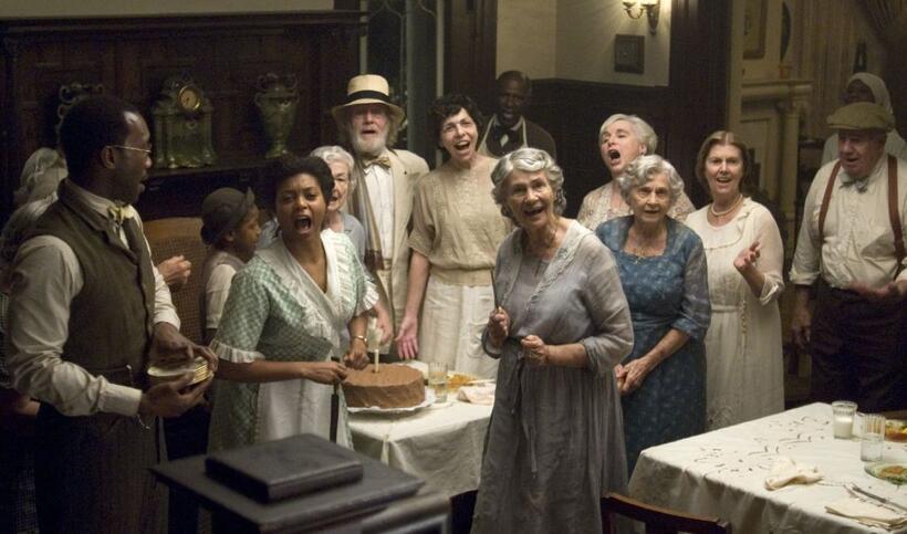 Mahershalalhashbaz Ali as Tizzy and Taraji P. Henson as Queenie in "The Curious Case of Benjamin Button."