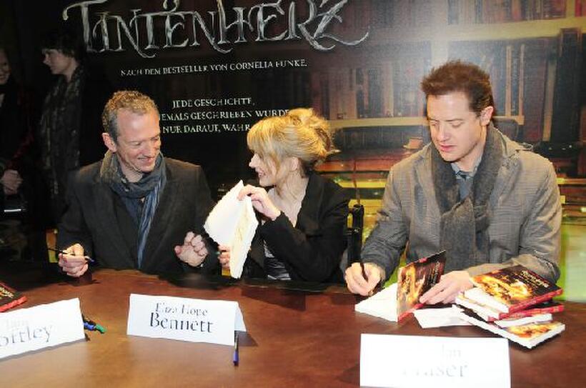 Iain Softley, Eliza Hope Bennett and Brendan Fraser at the world premiere of "Inkheart."