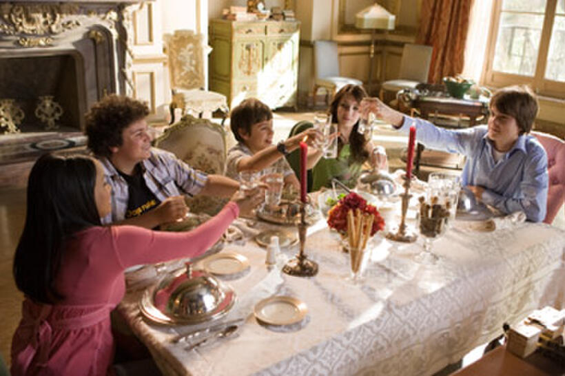 Kyla Pratt, Troy Gentile, Jake T. Austin, Emma Roberts and Johnny Simmons in "Hotel for Dogs."