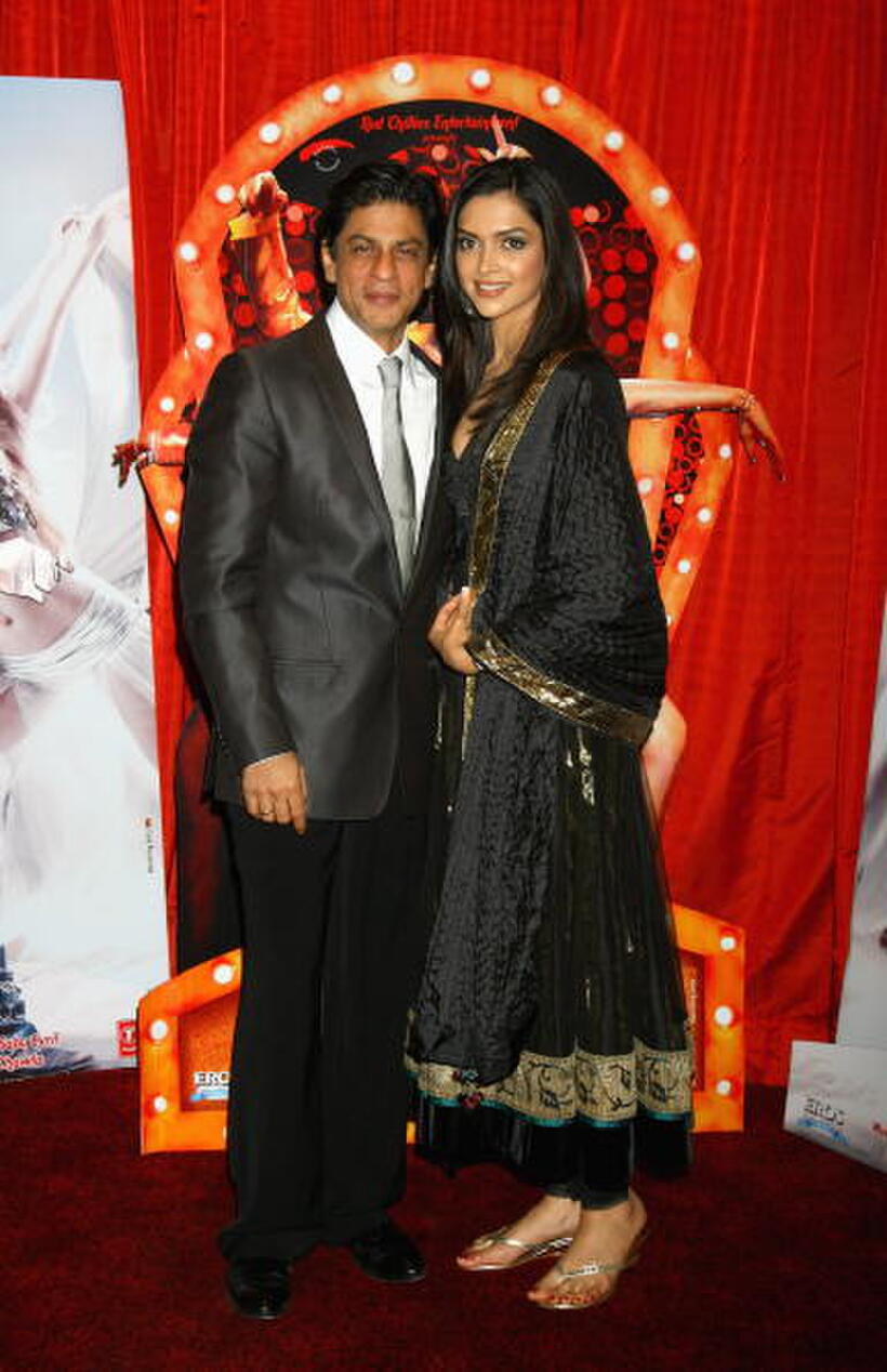 Actors Shah Rukh Khan and Deepika Padukone at a London photocall for "Om Shanti Om."