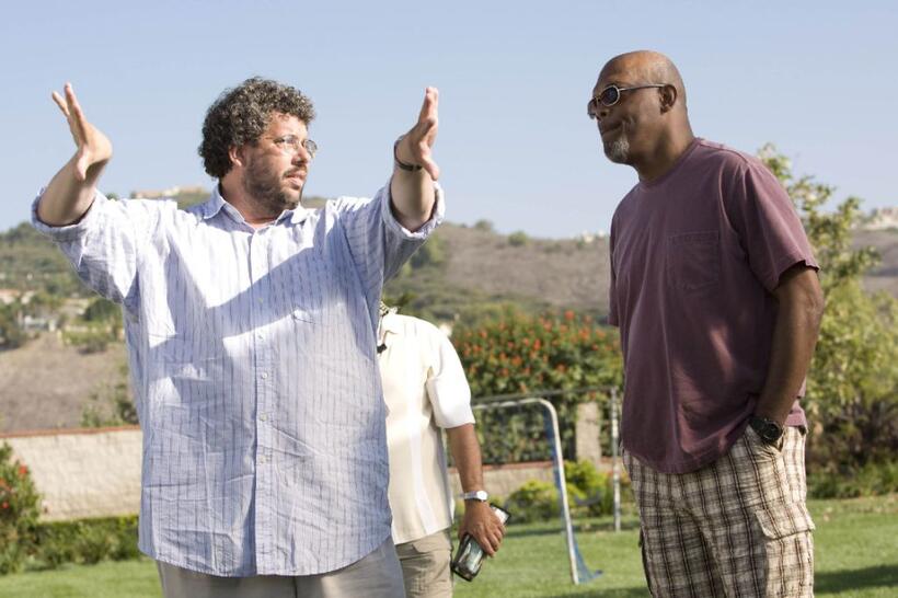 Director Neil LaBute and Samuel L. Jackson on the set of "Lakeview Terrace."