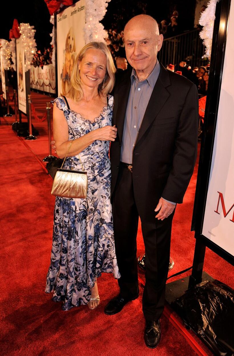 Suzanne Newlander Arkin and Alan Arkin at the California premiere of "Marley & Me."