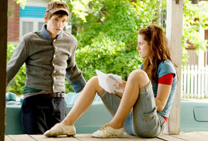 Eddie Redmayne and Kristen Stewart in "The Yellow Handkerchief."