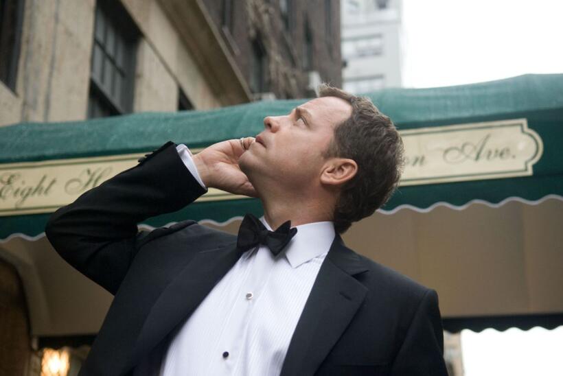 Greg Kinnear as Frank Herlihy in "Ghost Town."