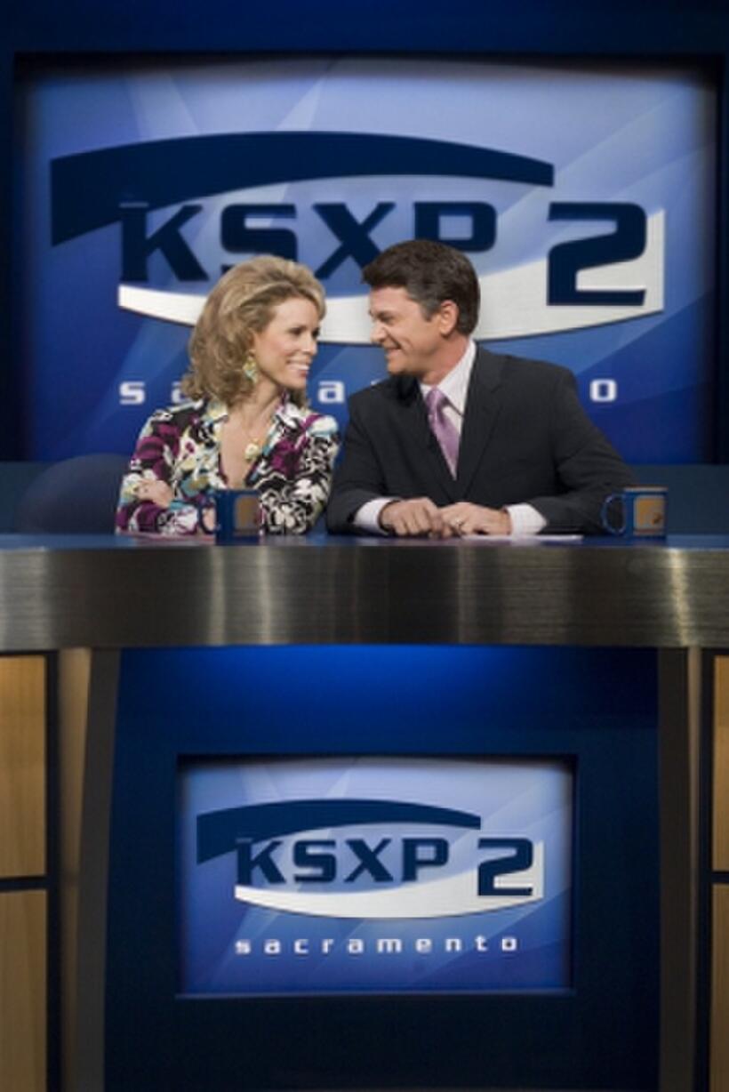 Cheryl Hines and John Michael Higgins in "The Ugly Truth."