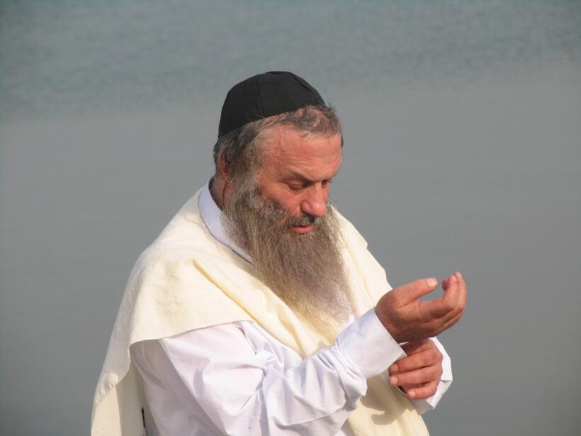 Assi Dayan as Rabbi Edelman in "My Father My Lord."
