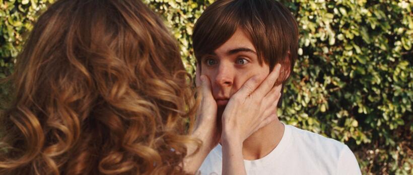 Leslie Mann as Scarlet and Zac Efron as Mike O'Donnell in "17 Again."