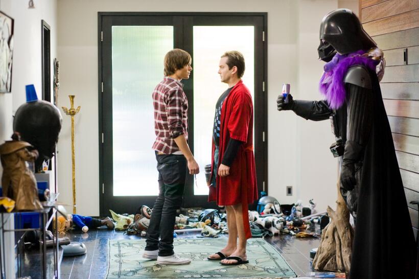 Zac Efron as Mike O'Donnell and Thomas Lennon as Ned Gold in "17 Again."