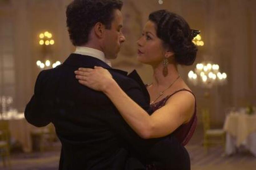 Guy Pearce and Catherine Zeta-Jones in "Death Defying Acts."