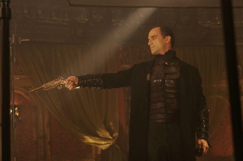 Elias Koteas as the Lieutenant in "Dark Streets."