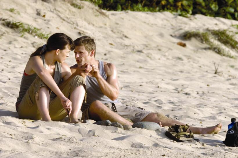 Milla Jovovich as Cydney and Steve Zahn as Cliff in "A Perfect Getaway."