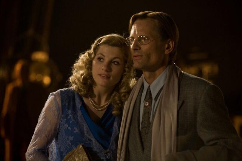 Jodie Whittaker and Viggo Mortensen in "Good."