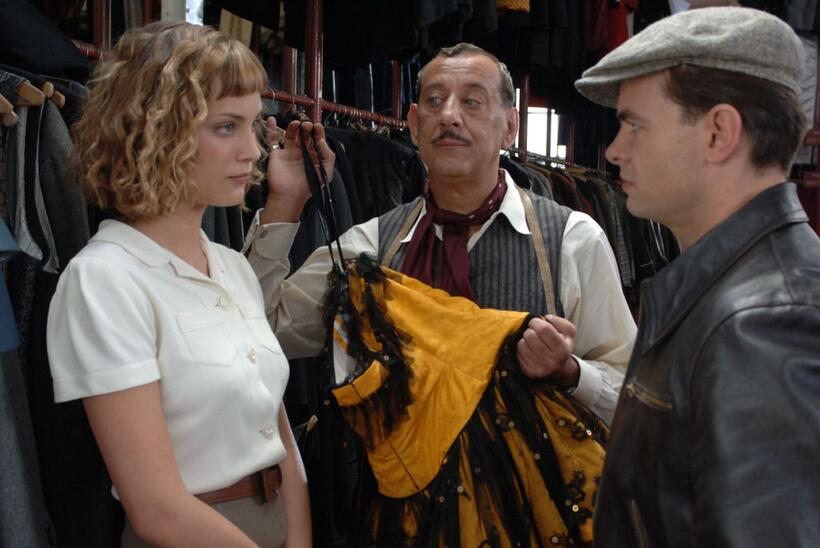 Nora Arnezeder as Douce and Clovis Cornillac as Milou in "Paris 36."