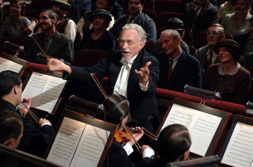 Pierre Richard as Monsieur TSF in "Paris 36."