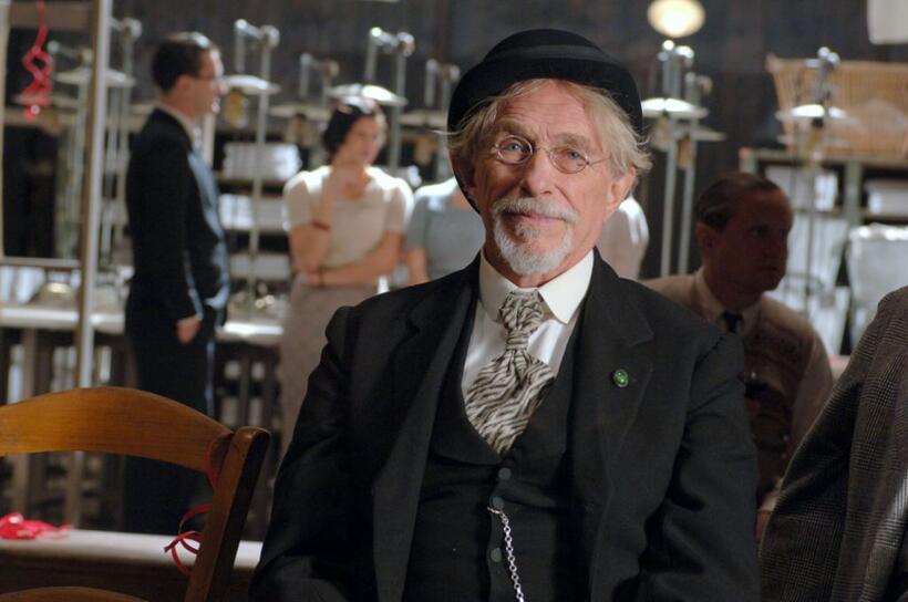 Pierre Richard as Monsieur TSF in "Paris 36."