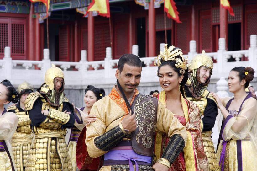 Akshay Kumar as Sidhu and Deepika Padukone as Sakhi in "Chandni Chowk to China."