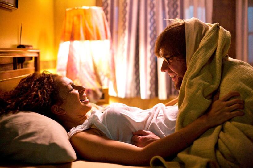 Maya Rudolph as Verona and John Krasinski as Burt in "Away We Go."