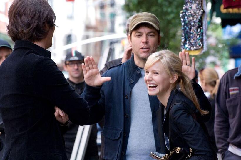 Jon Heder, Mark Steven Johnson and Kristen Bell on the set of "When in Rome."