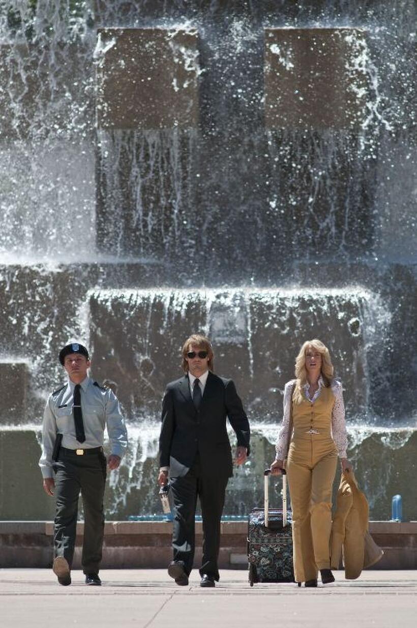 Ryan Phillippe as Lt. Dixon Piper, Will Forte as MacGruber and Kristen Wiig as Vicki St. Elmo in "MacGruber."