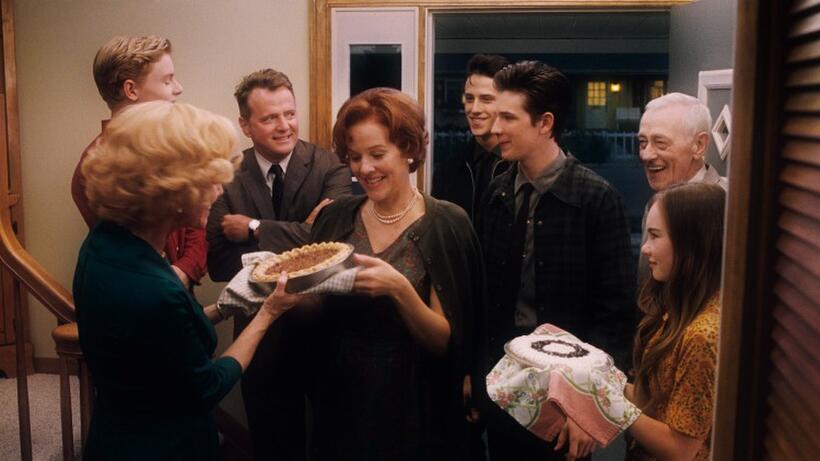 Callan Mcauliffe as Bryce Loski, Rebecca De Mornay as Patsy Loski, Aidan Quinn as Richard Baker, Penelope Ann Miller as Trina Baker, Shane Harper as Matt Baker, Michael Christopher Bolten as Mark Baker, John Mahoney as Chet Duncan and Madeline Carroll as Juli Baker in "Flipped."