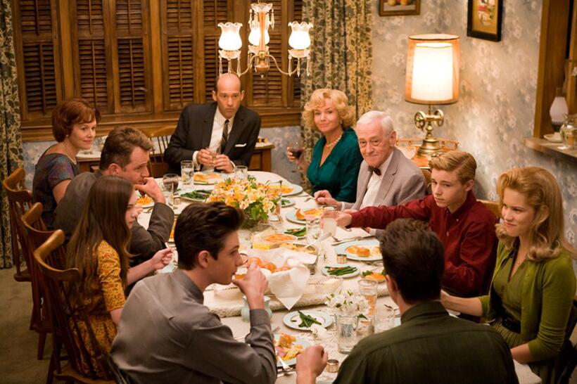 Michael Christopher Bolten as Mark Baker, Madeline Carroll as Juli Baker, Aidan Quinn as Richard Baker, Penelope Ann Miller as Trina Baker, Anthony Edwards as Steven Loski, Rebecca De Mornay as Patsy Loski, John Mahoney as Chet Duncan, Callan Mcauliffe as Bryce Loski, Cody Horn as Lynetta and Shane Harper as Matt Baker in "Flipped."