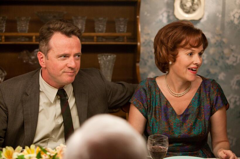 Aidan Quinn as Richard Baker and Penelope Ann Miller as Trina Baker in "Flipped."
