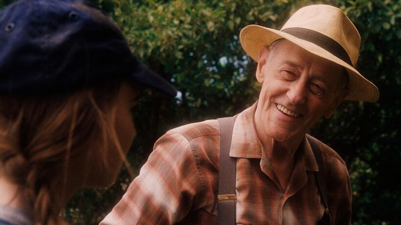 Madeline Carroll as Juli Baker and John Mahoney as Chet Duncan in "Flipped."