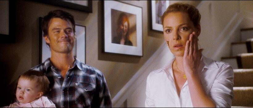 Josh Duhamel as Eric Messer, Sophie and Katherine Heigl as Holly Berenson in "life as We Know It."