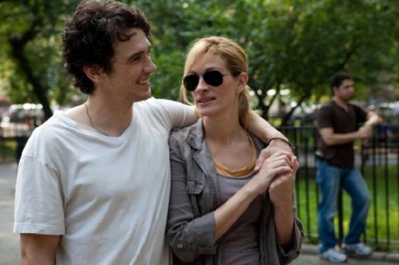 James Franco as David and Julia Roberts as Liz Gilbert in "Eat, Pray, Love."