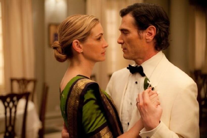 Julia Roberts as Liz Gilbert and Billy Crudup as Stephen in "Eat, Pray, Love."