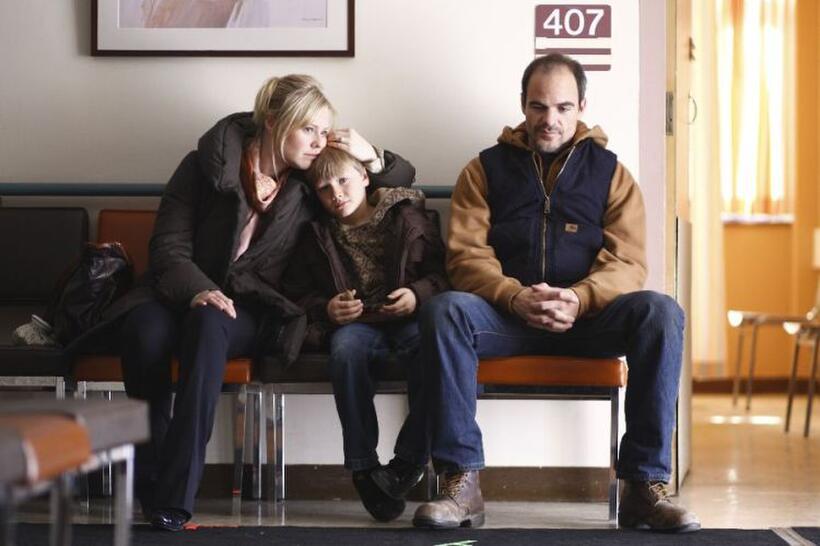 Kristin Booth as Wendy, Dakota Goyo as Jack and Michael Kelly as Paul Carter in "Defendor."