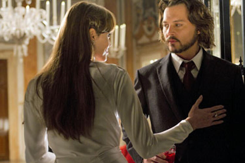 Angelina Jolie as Elise and Johnny Depp as Frank in "The Tourist"