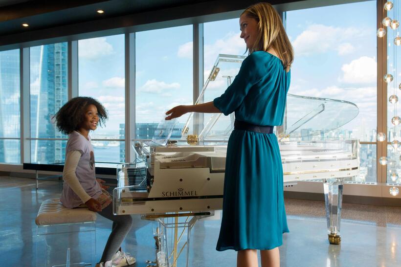 Quvenzhane Wallis as Annie and Rose Byrne as Grace in "Annie."