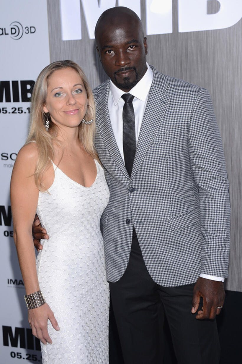 Mike Colter and Guest at the New York premiere of "Men in Black III."