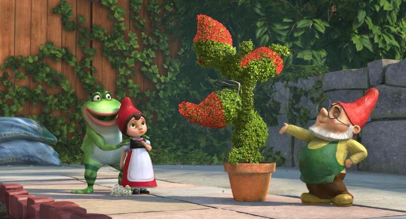 Nanette, Juliet and Paris in "Gnomeo and Juliet."