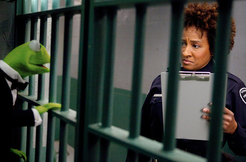 Kermit The Frog and Wanda Sykes in "The Muppets."