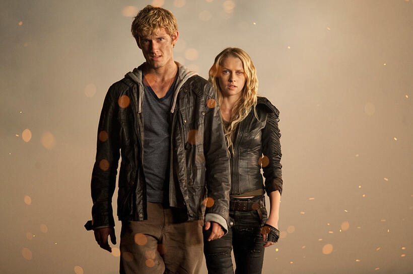 Alex Pettyfer and Teresa Palmer in "I Am Number Four."