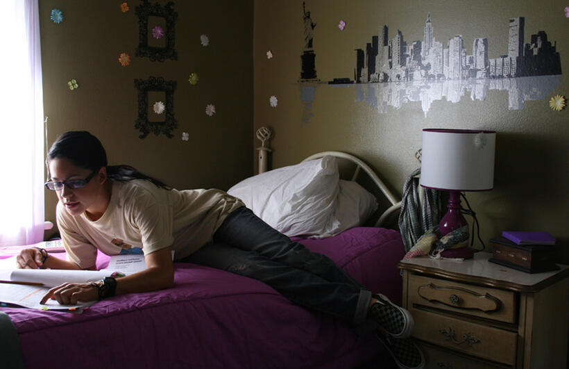 A scene from "Mamitas."