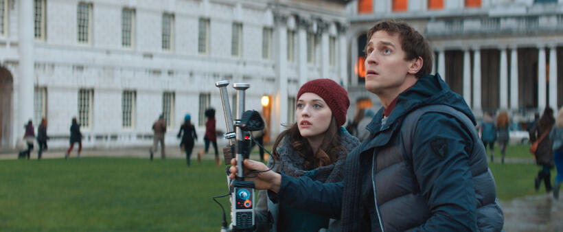 Kat Dennings and Jonathan Howard in "Thor: The Dark World."