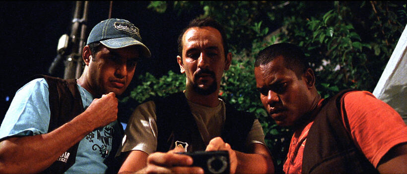 Albert Tenorio, Irandhir Santos and Nivaldo Nascimento in "Neighbouring Sounds."