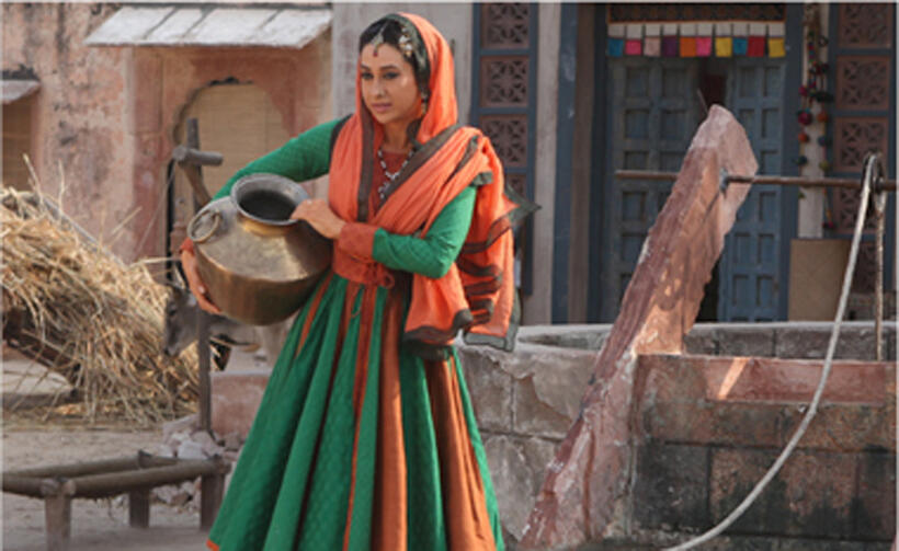 Karisma Kapoor in "Dangerous Ishhq."