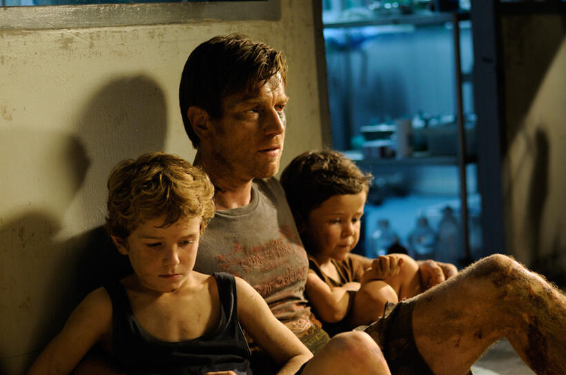 Samuel Joslin, Ewan McGregor and Oaklee Pendergast in "The Impossible."